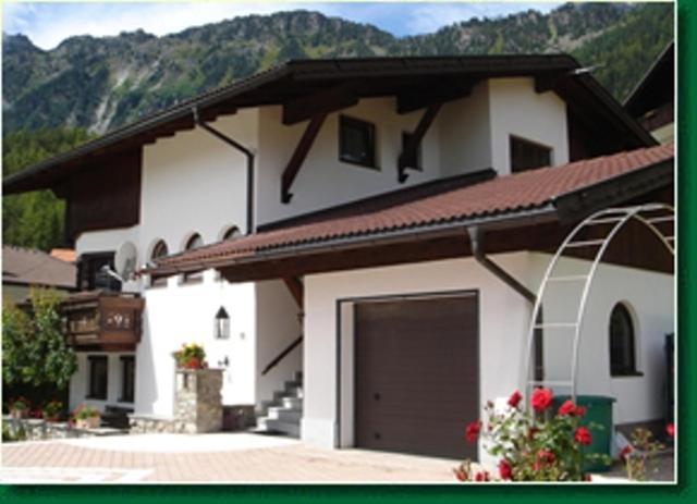Appartementhaus Schoepf Umhausen Exterior foto